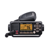 Radio Marina VHF / 25W Potencia TX / IPX7 Submersible 1m 30min / Display Full Dot-Matrix / Receptor DSC Clase D Dedicado / Micrófono HM-237B / NMEA 0183 / AquaQuake / Hecho en Japón